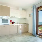 Apartment Poemia- Sea View, Free Parking, Complex Carpe Diem