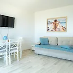 Poemia- Sea View, Free Parking, Complex Carpe Diem Apartment *