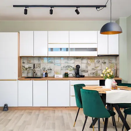 Apartment Poemia- Sea View, Free Parking, Complex Carpe Diem