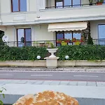 Appartement Poemia- Sea View, Free Parking, Complex Carpe Diem Baltsjik