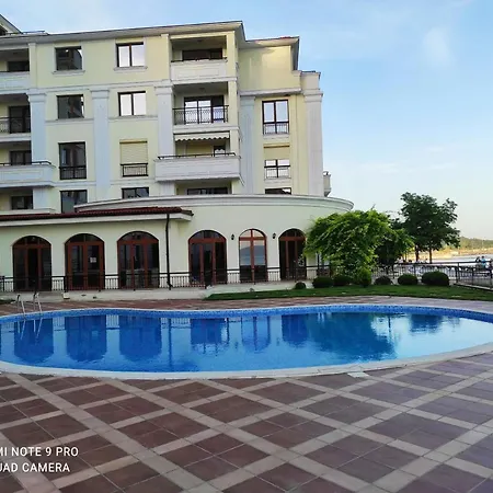Apartment Poemia- Sea View, Free Parking, Complex Carpe Diem
