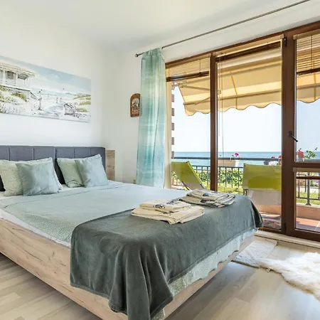 Poemia- Sea View, Free Parking, Complex Carpe Diem Baltschik