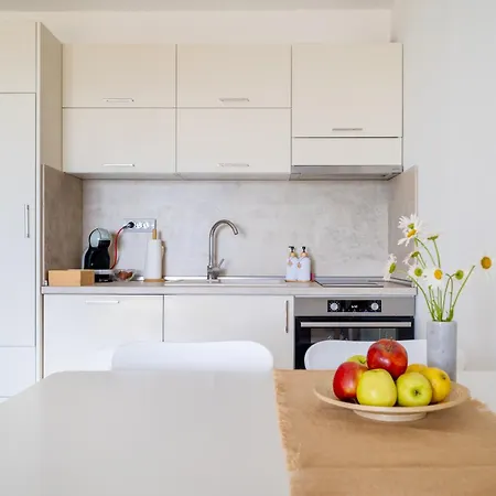 Poemia- Sea View, Free Parking, Complex Carpe Diem Apartment