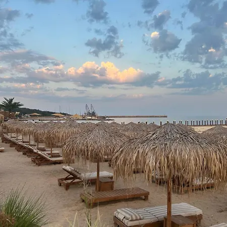Poemia- Sea View, Free Parking, Complex Carpe Diem Apartment