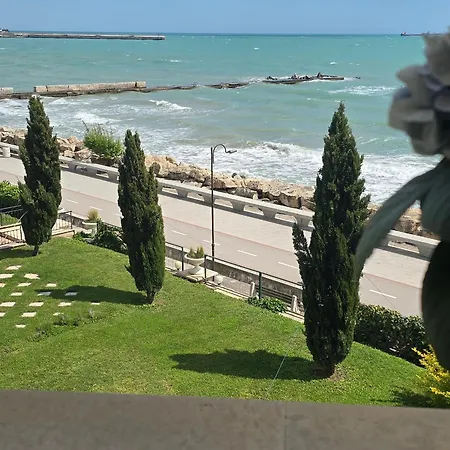 Poemia- Sea View, Free Parking, Complex Carpe Diem Baltschik
