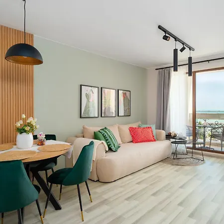 Apartment Poemia- Sea View, Free Parking, Complex Carpe Diem