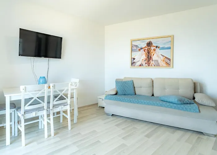 Poemia- Sea View, Free Parking, Complex Carpe Diem Apartment *