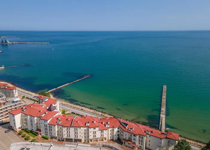 Apartment Poemia- Sea View, Free Parking, Complex Carpe Diem