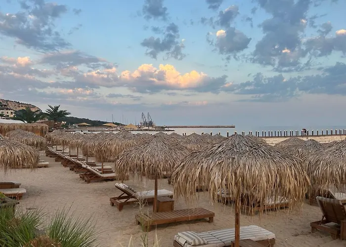 Poemia- Sea View, Free Parking, Complex Carpe Diem Apartment