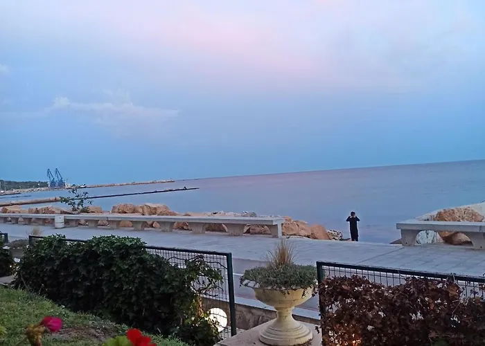 Poemia- Sea View, Free Parking, Complex Carpe Diem Apartment *