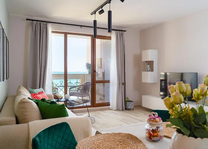 Poemia- Sea View, Free Parking, Complex Carpe Diem Apartment *