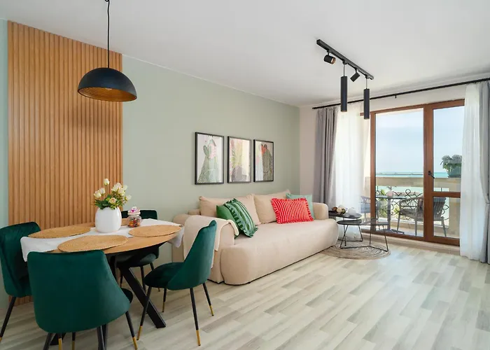 Apartment Poemia- Sea View, Free Parking, Complex Carpe Diem