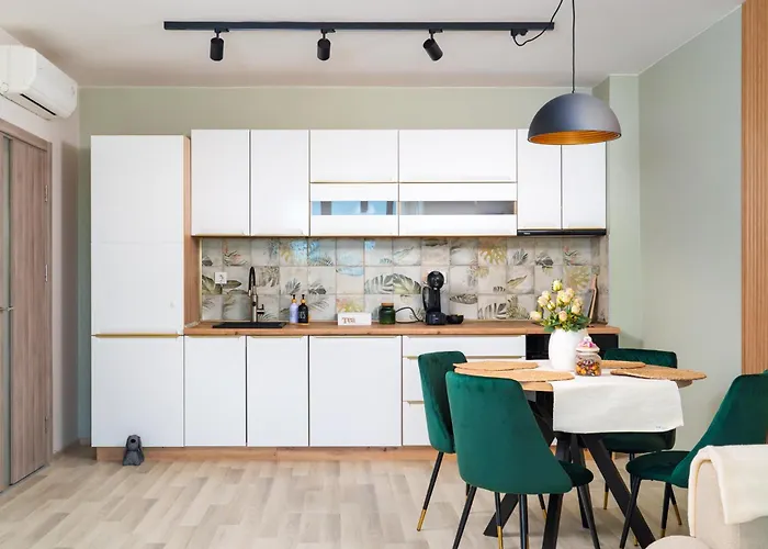 Apartment Poemia- Sea View, Free Parking, Complex Carpe Diem