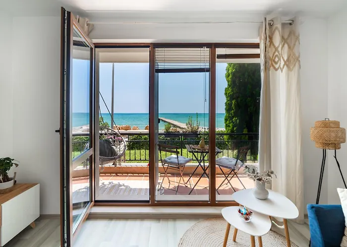 Poemia- Sea View, Free Parking, Complex Carpe Diem Apartment Balchik