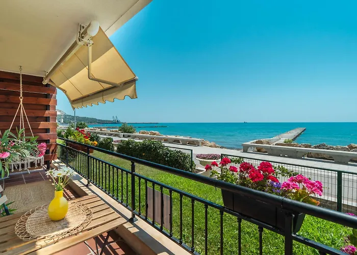 Apartment Poemia- Sea View, Free Parking, Complex Carpe Diem Balchik